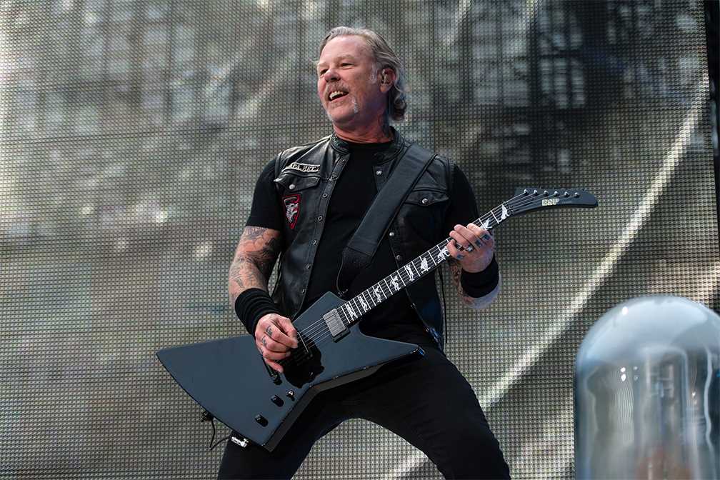 James Hetfield regresa a rehabilitación; Metallica cancela presentaciones