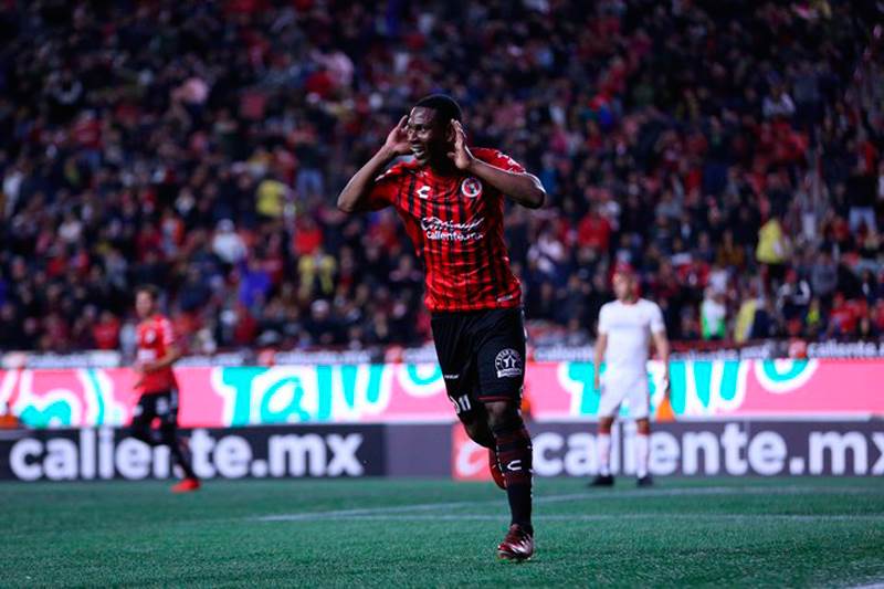 Xolos, con medio boleto a la Final de la Copa MX; golea a Toluca
