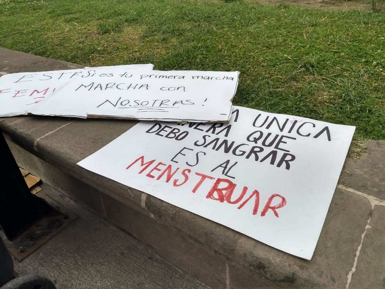 Reparan daños de marcha feminista en Monterrey