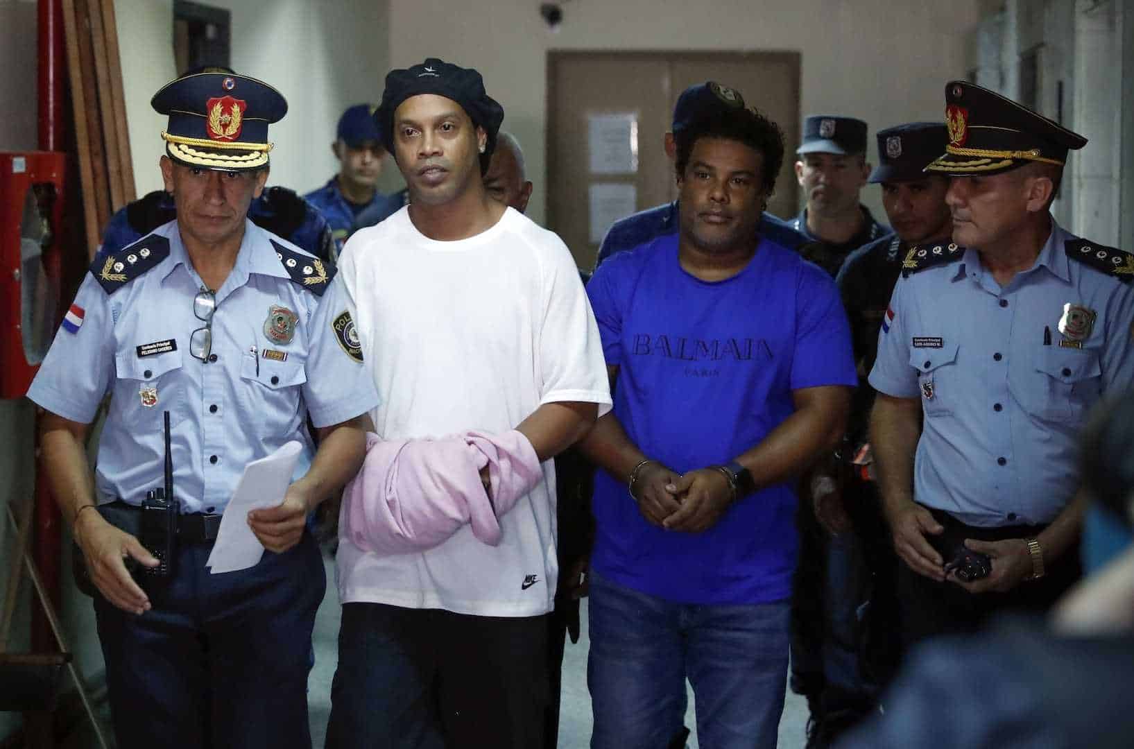 ¿Qué hay detrás del pasaporte falso de Ronaldinho?