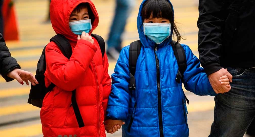 Niños sí corren riesgos ante coronavirus; OMS llama a protegerlos