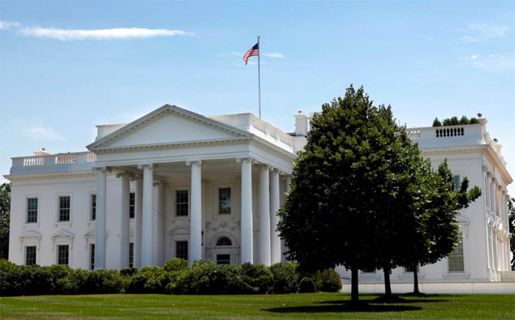 Dan a conocer el primer caso de COVID-19 dentro de la Casa Blanca