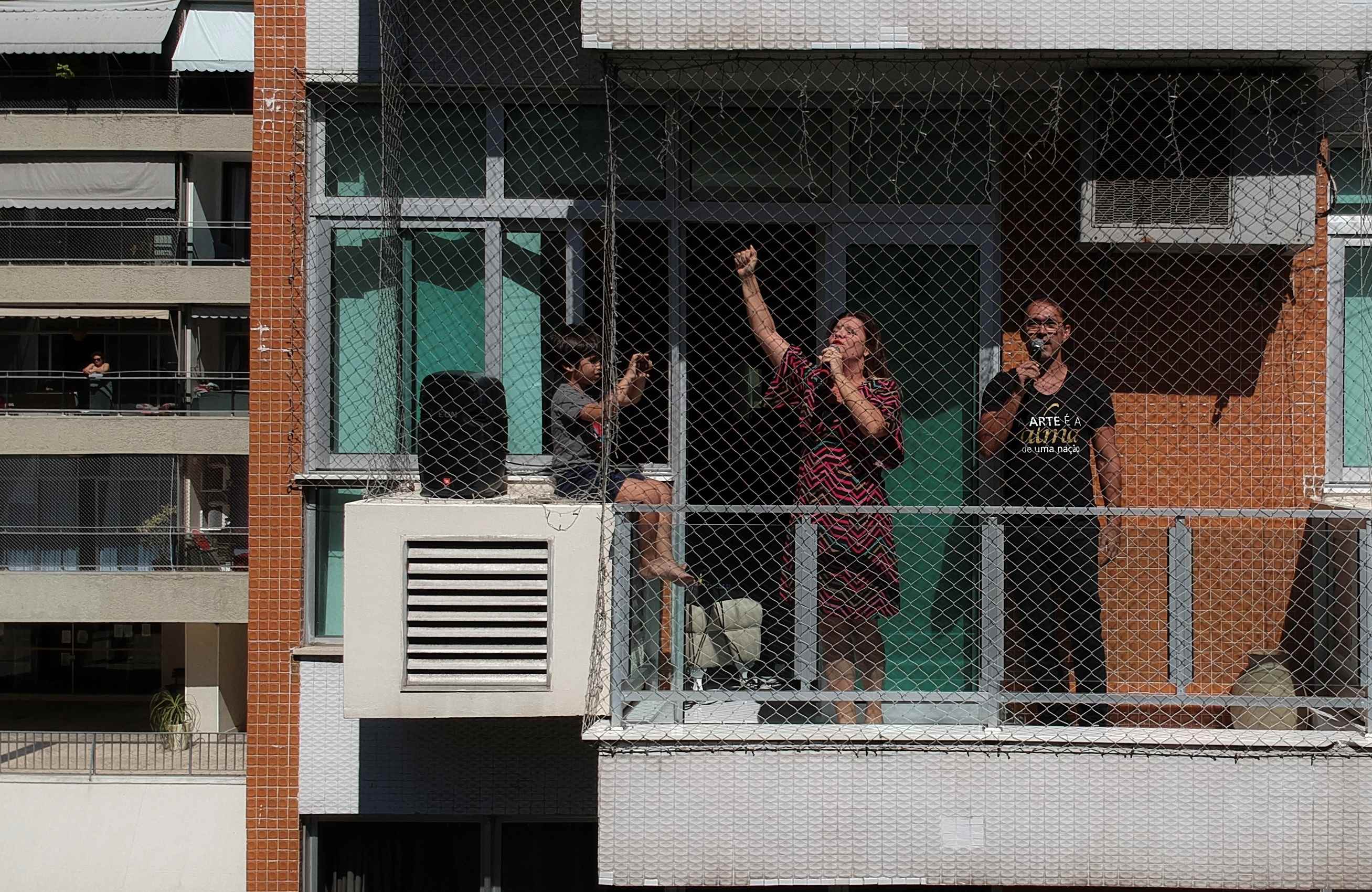 Ofrecen ópera desde el balcón