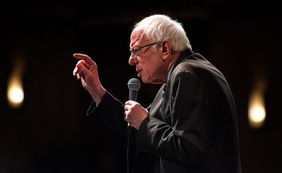 Bernie Sanders se retira de la campaña para la candidatura demócrata