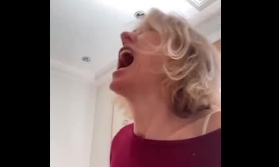 Naomi Watts muestra su histeria por la cuarentena