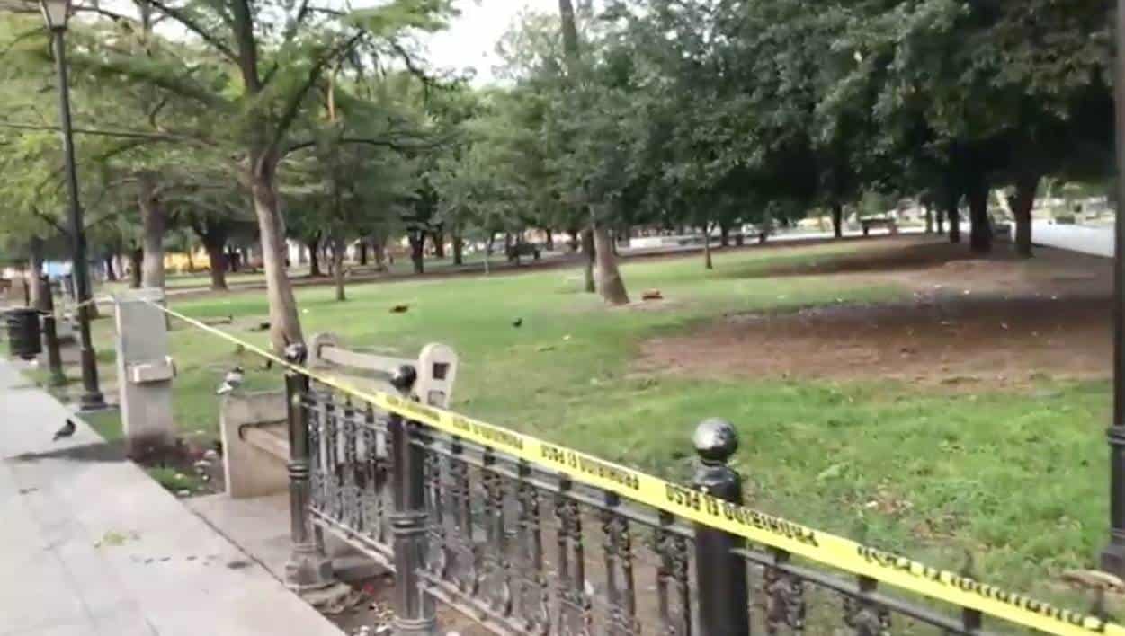 Acordonan plazas públicas de Monterrey para evitar visitantes