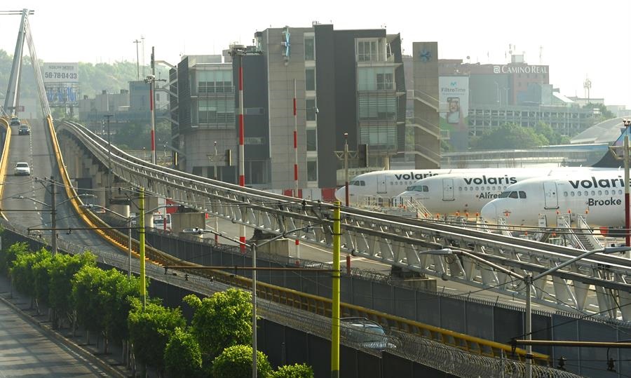Aerolíneas mexicanas vuelan en la crisis sin paracaídas gubernamental