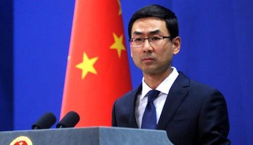 China revira a EUA por COVID-19: '¿alguien los responsabilizó por el SIDA?'