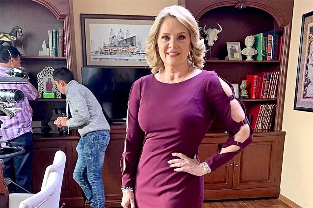 Érika Buenfil sube fotografía portando sensual pijama e impacta a la web