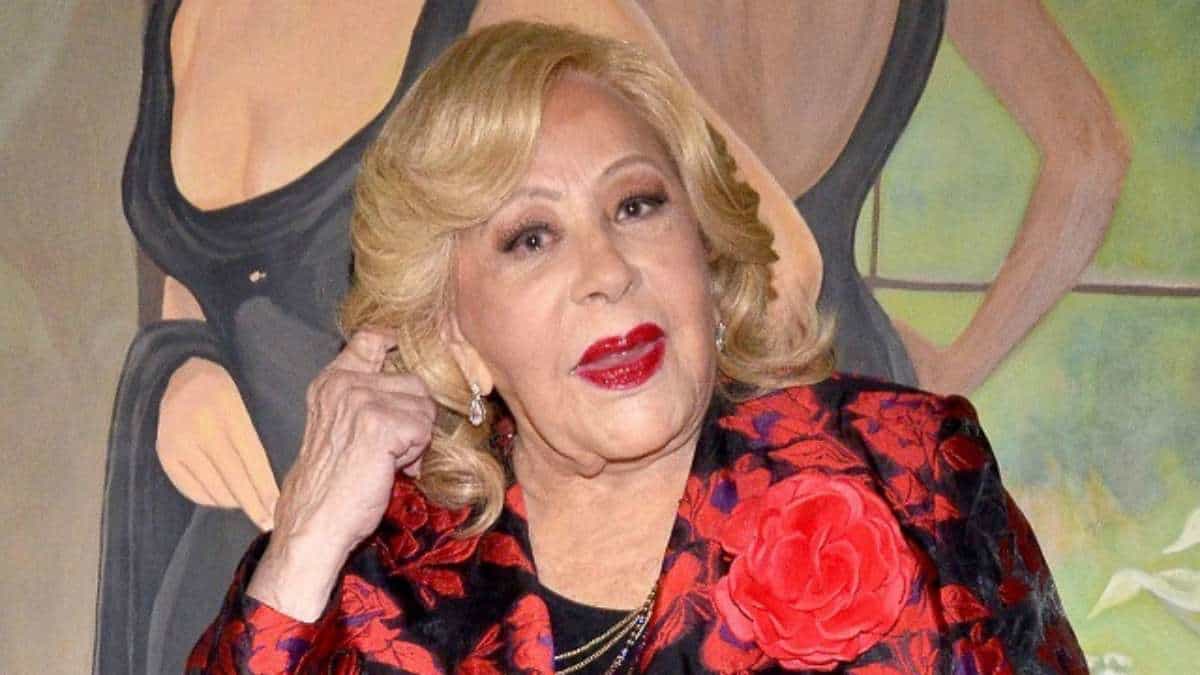 Internan a Silvia Pinal tras sufrir caída y fracturarse la cadera