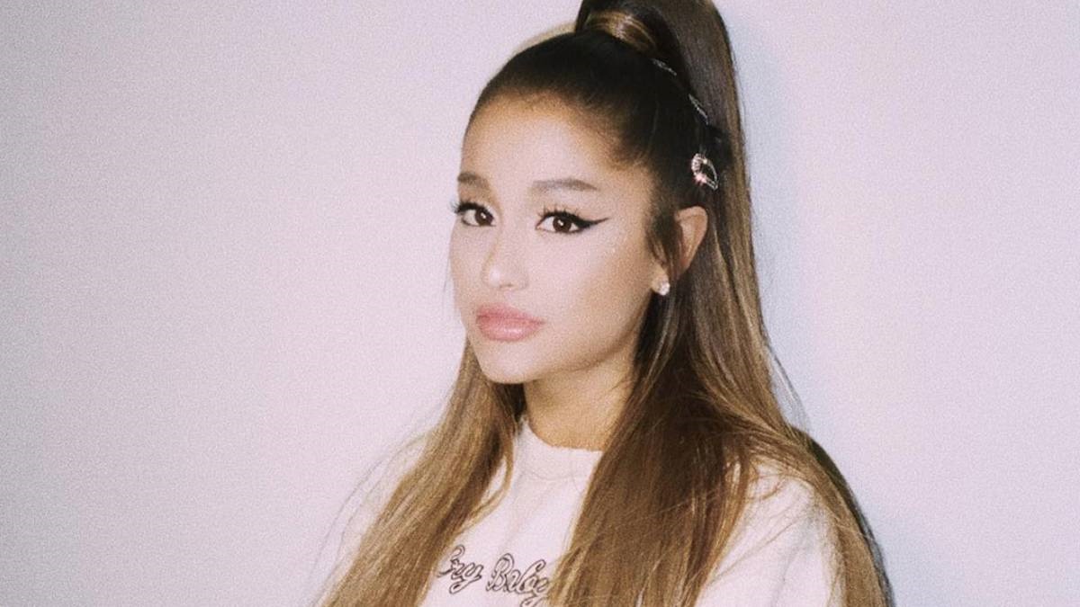 Admirador entra a casa de Ariana Grande e intenta matarla