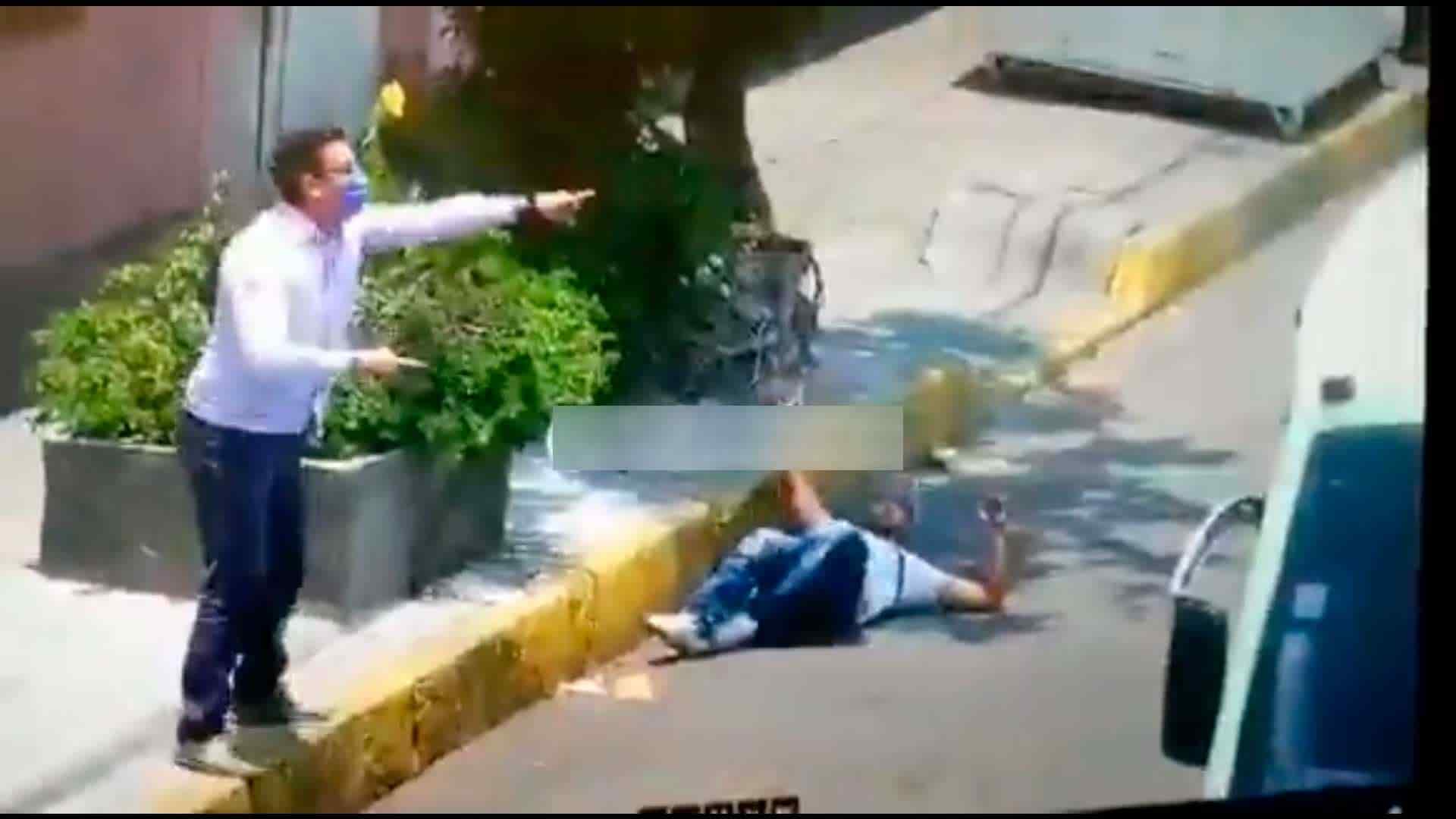 Ladrón es sorprendido por un policía que viajaba como pasajero en un microbús y frustra asalto