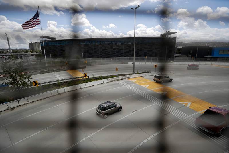 Shopping... para después: cierran frontera otro mes