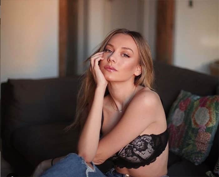 Ester Expósito muestra con un sugerente desnudo uno de sus tatuajes