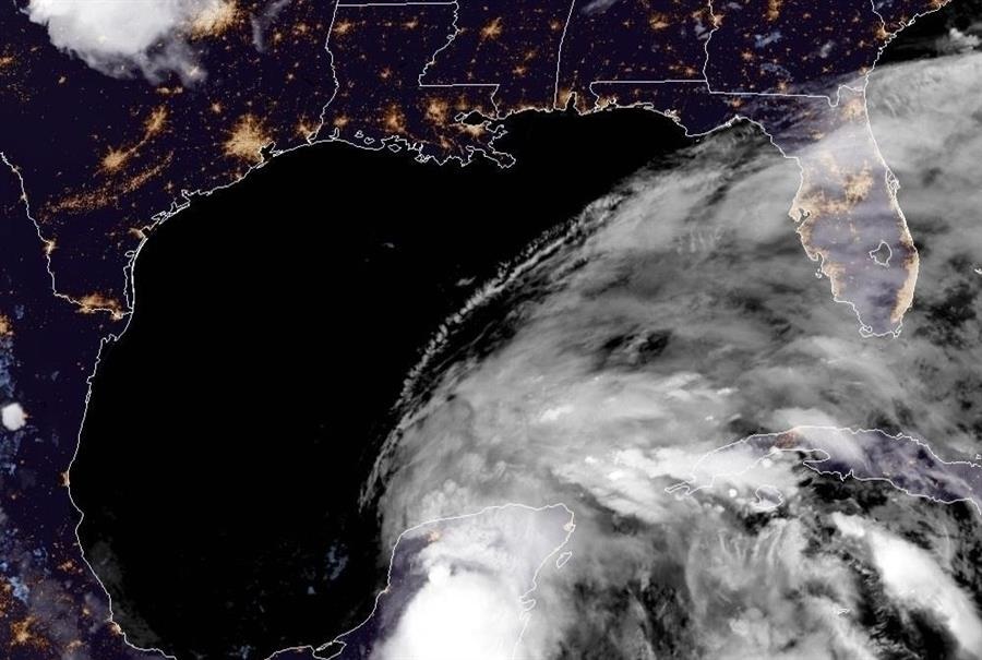 Cristóbal retoma fuerza y amenaza en convertirse en tormenta en costa de México