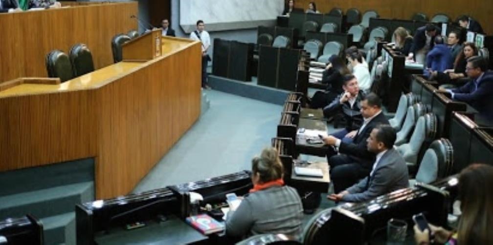 Definen hoy si va pa’ fuera; votarán sanción a Manuel González