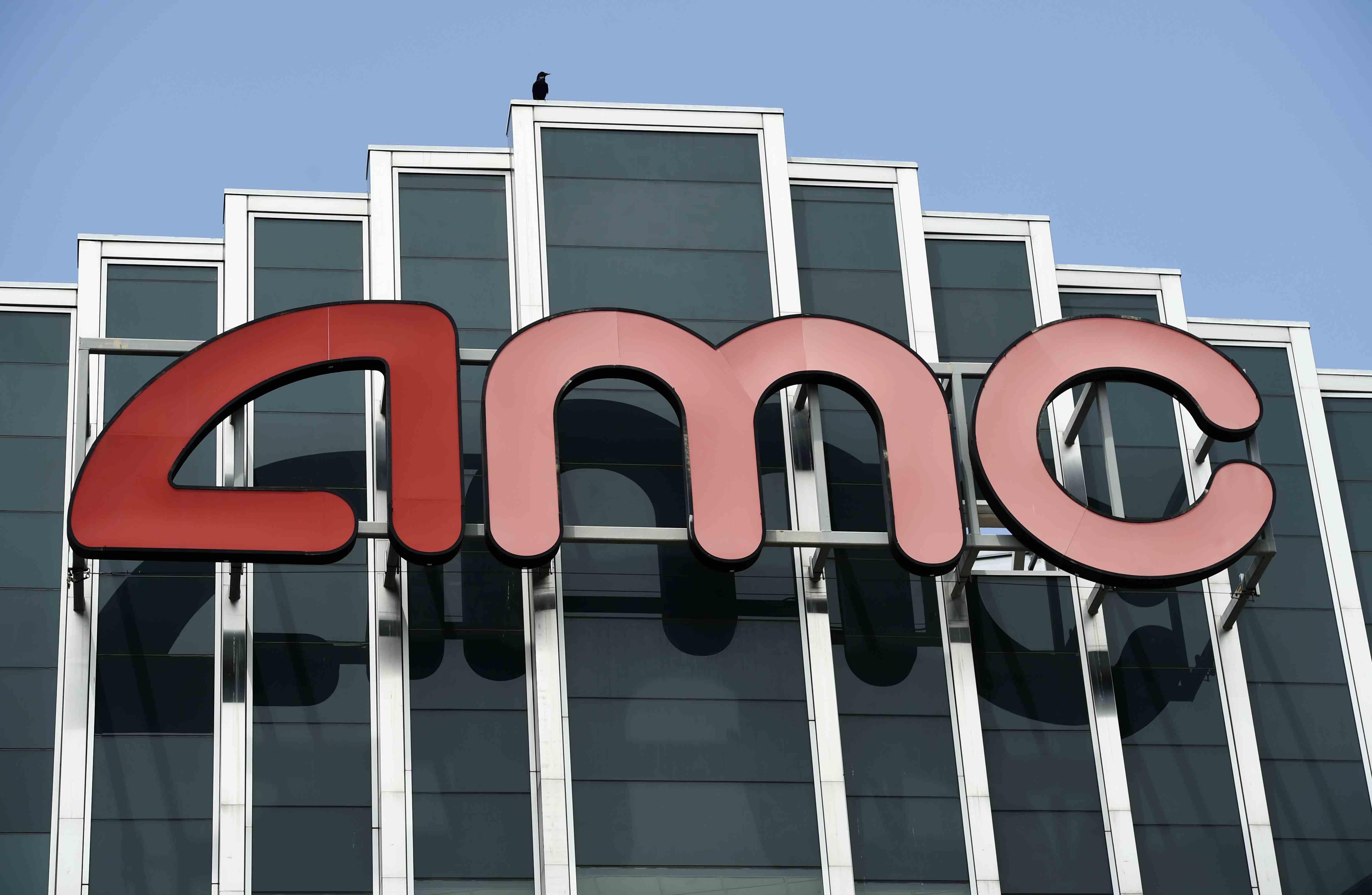 Cambia AMC Theaters política sobre uso de cubrebocas debido a las críticas