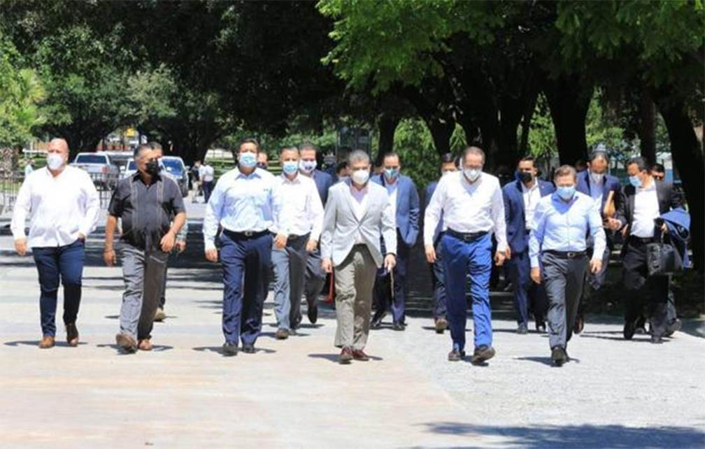 Gobernadores 'rebeldes' envían otra carta de peticiones a AMLO