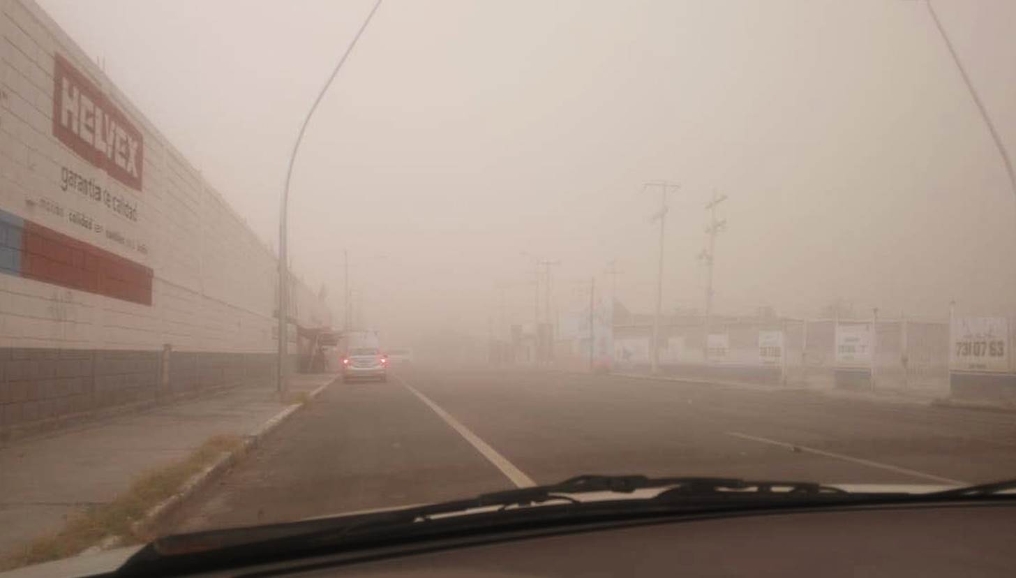 Fuerte tormenta de arena se registra en Torreón, Coahuila