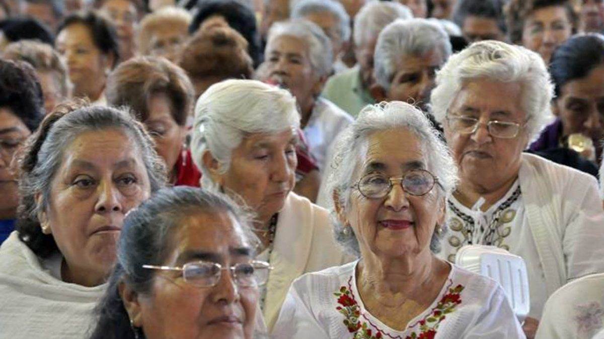El 1 de julio se adelantarán 4 meses de pensión para adultos mayores: AMLO