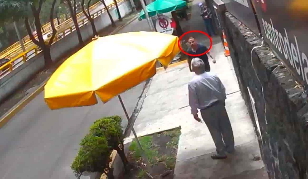 #LordBanqueta: Hombre agrede a mujer y a un abuelito por cruzarse en su camino