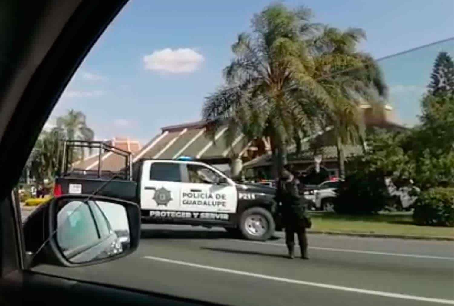 Persecución en el centro de Monterrey deja tres detenidos; les incautan droga