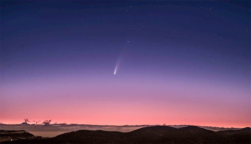 Astronauta capta inéditas imágenes del cometa NEOWISE desde el espacio