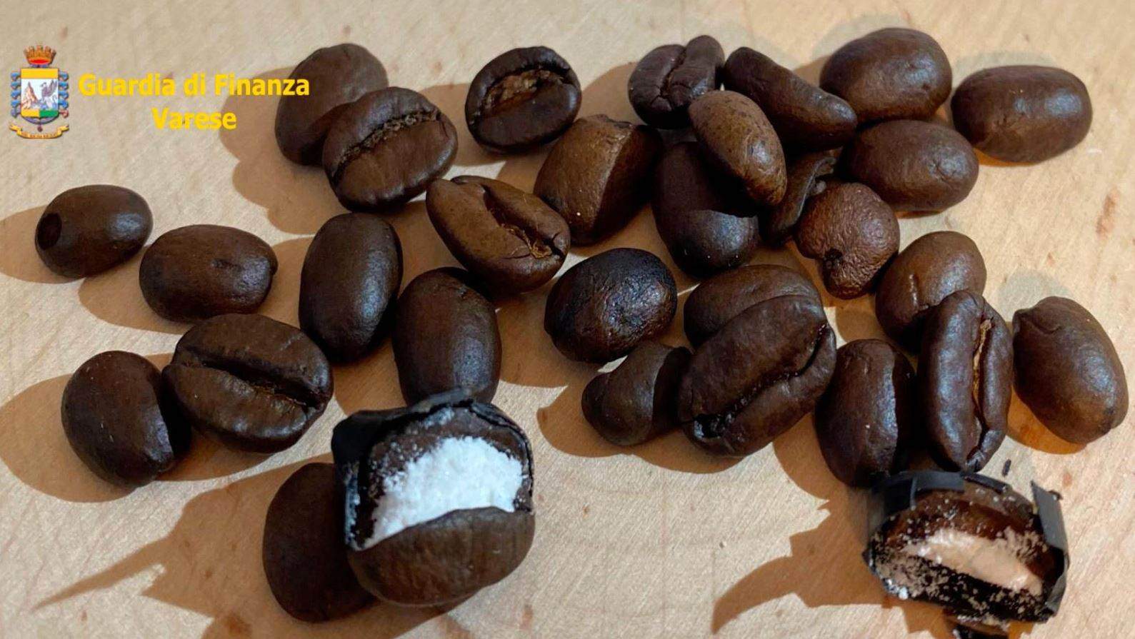 ¡Insólito! Encuentran cocaína escondida dentro de granos de café en Italia