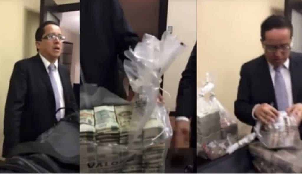 Circula video repartiendo fajos de billetes producto de sobornos en caso Emilio Lozoya