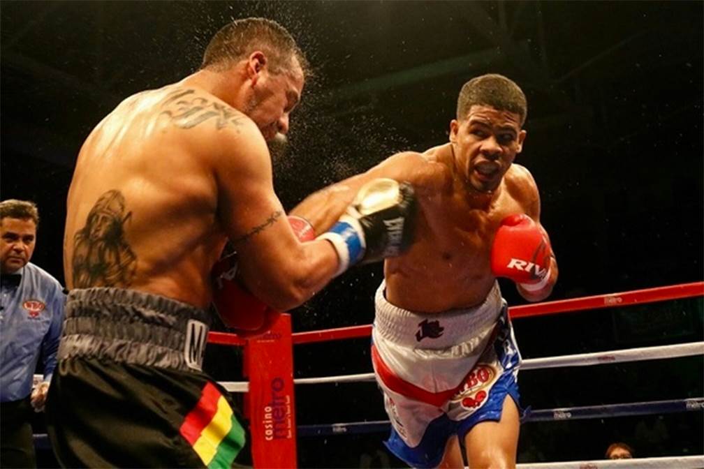 Firma Floyd Mayweather Jr. a Jean 'Lobo' Torres
