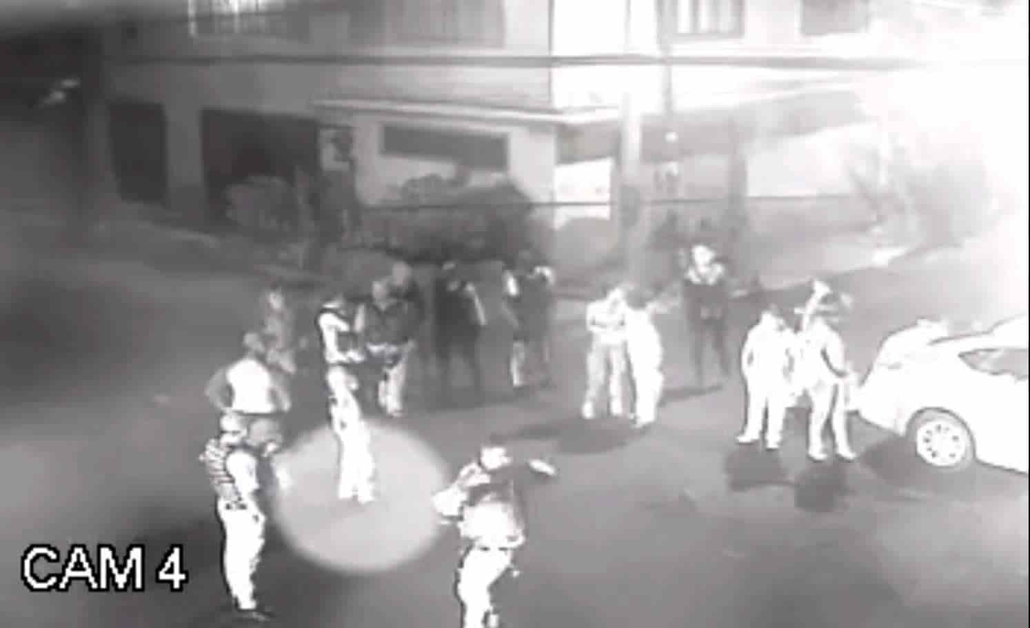 Enfermera del IMSS recibe golpiza de policías de Nezahualcóyotl tras pedirles apoyo
