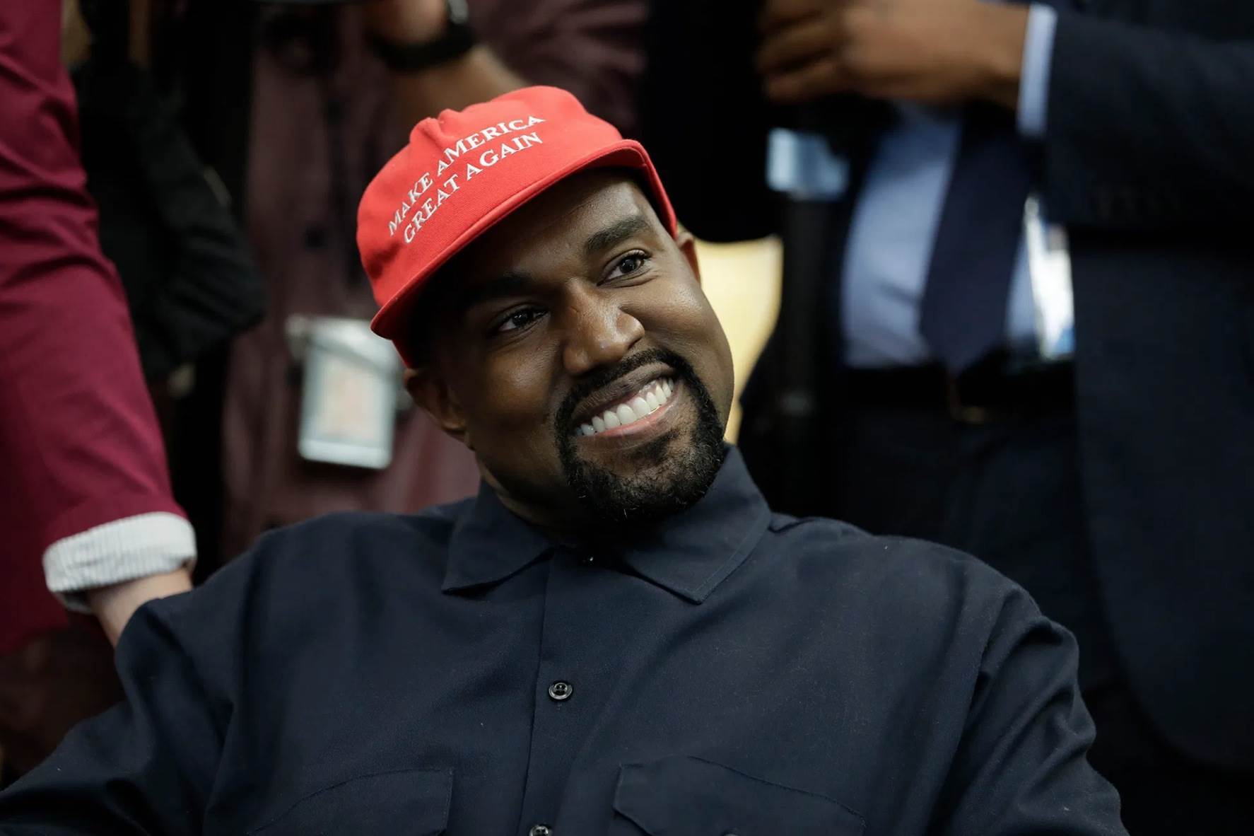 Así manifiesta Kanye West su descontento con compañias discográficas