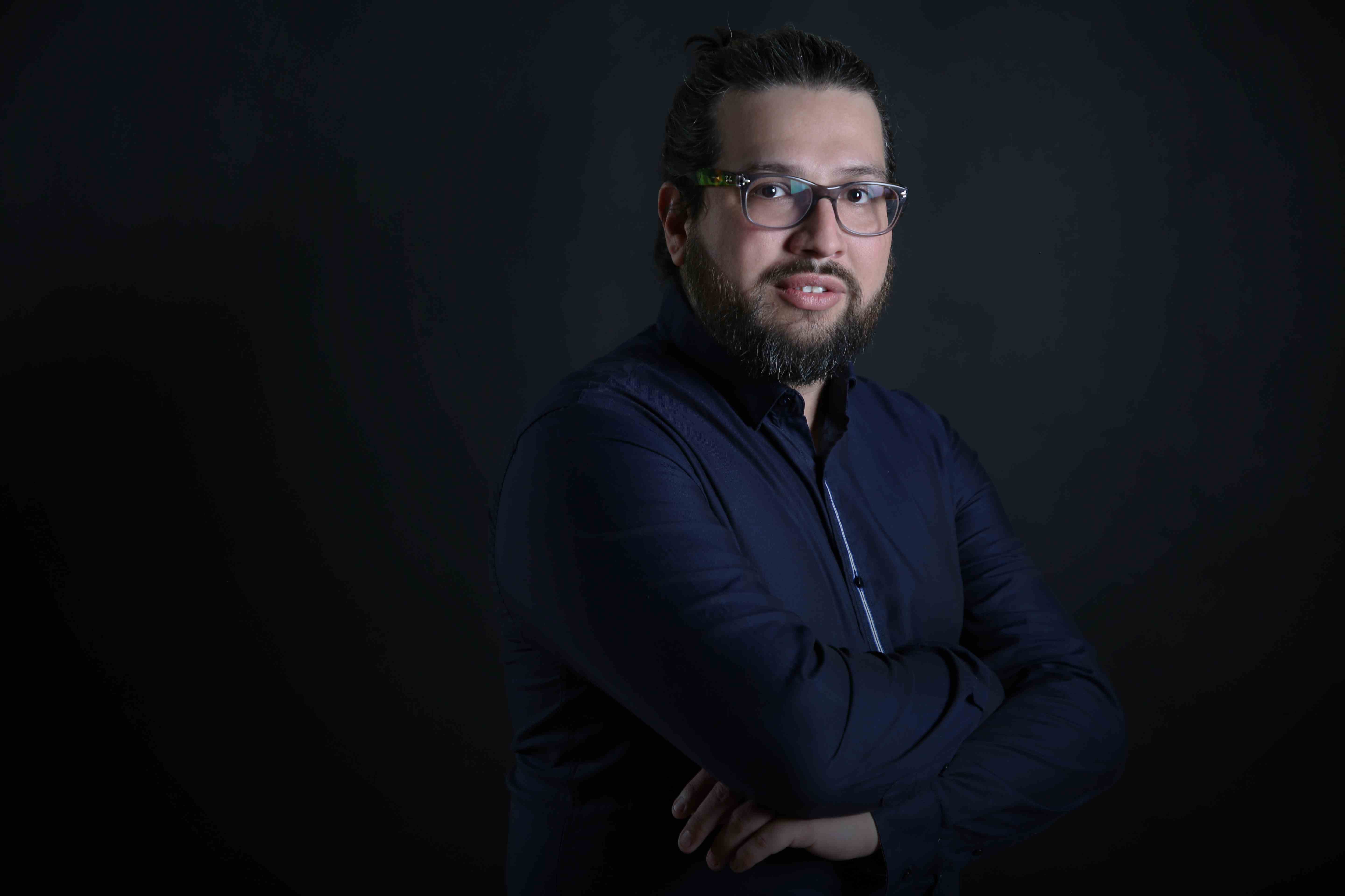 Reúne a talento latino