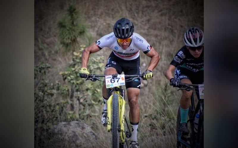 Gerardo Ulloa, 'pedalea' hacia el título