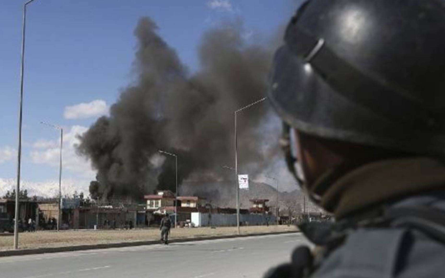 Al menos 15 muertos y 42 heridos en ataque con un camión-bomba en Afganistán