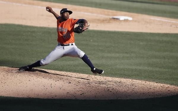 Atléticos de Oakland evita eliminación al ganar 9-7 a los Astros