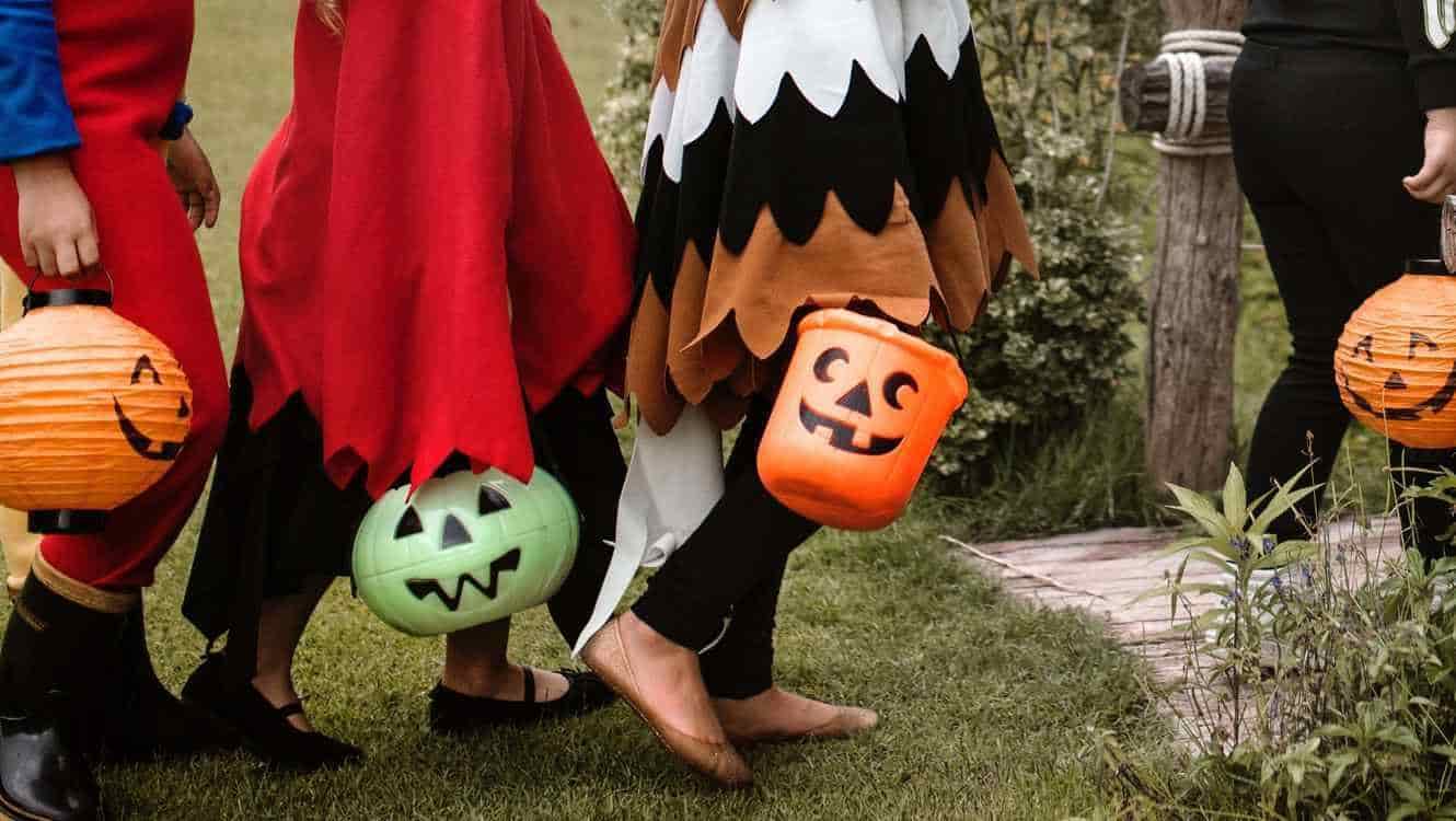 Prohibirán a niños salir a pedir dulces en 'Hallowen'