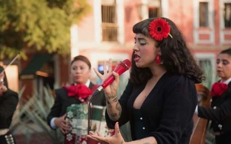 Mon Laferte prepara su nuevo disco para 2021 basado en el folclore mexicano