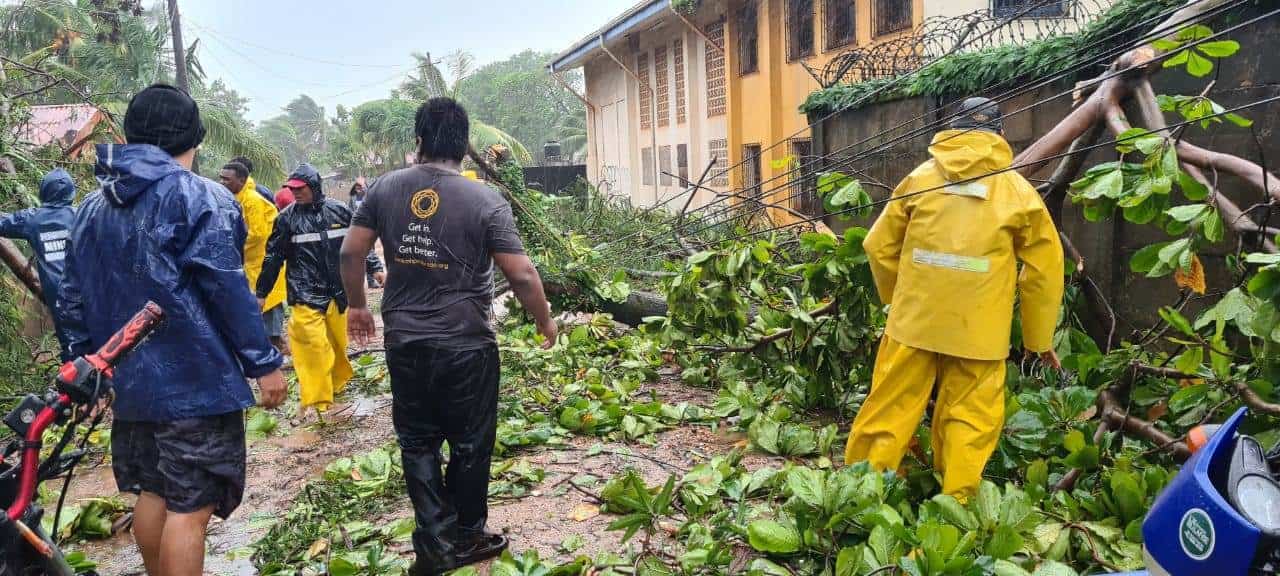 Huracán Eta azota caribe nicaragüense; un muerto en Honduras
