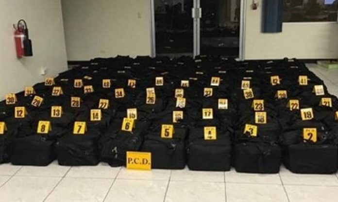 Localizan e interceptan lancha... ¡con 782 kilos de cocaína! en Costa Rica