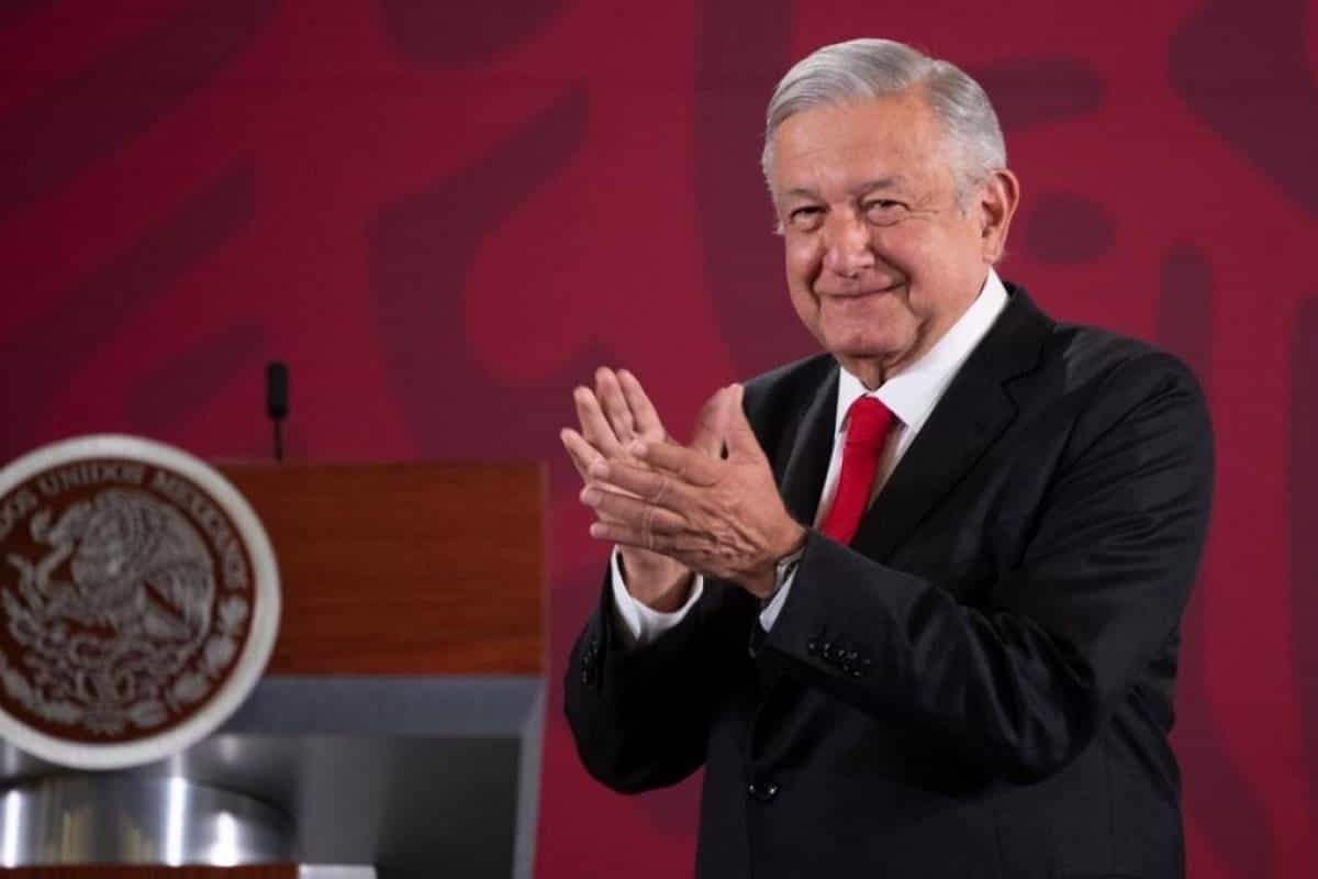 AMLO ordena recortar aguinaldo de servidores públicos
