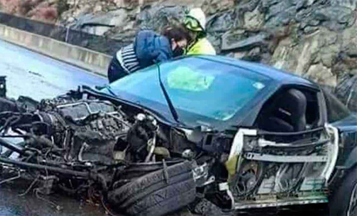 Conductor maneja su Corvette a 180km/h y transmite su propia muerte en Facebook