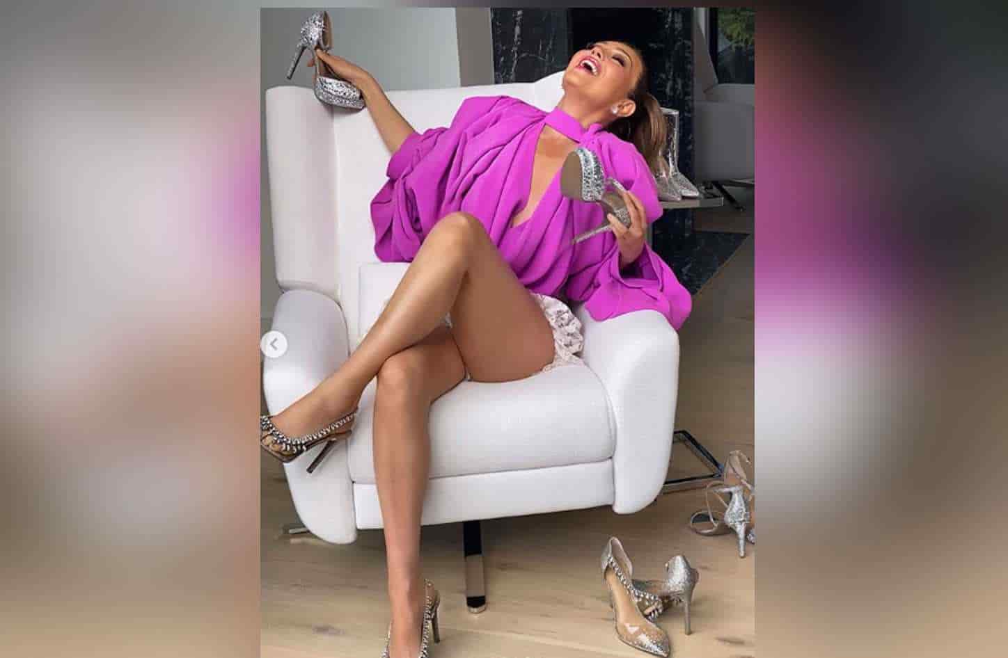 Thalía sorprende con los extraños adornos que le puso a su árbol de navidad