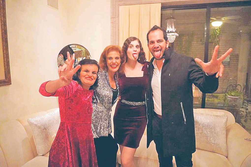 'Adelantan' familias regias la Navidad