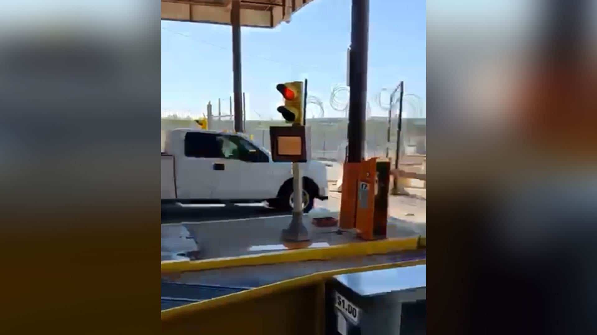 Traficante cruza ilegalmente a México mientras es perseguido por la Patrulla Fronteriza en Roma, Texas