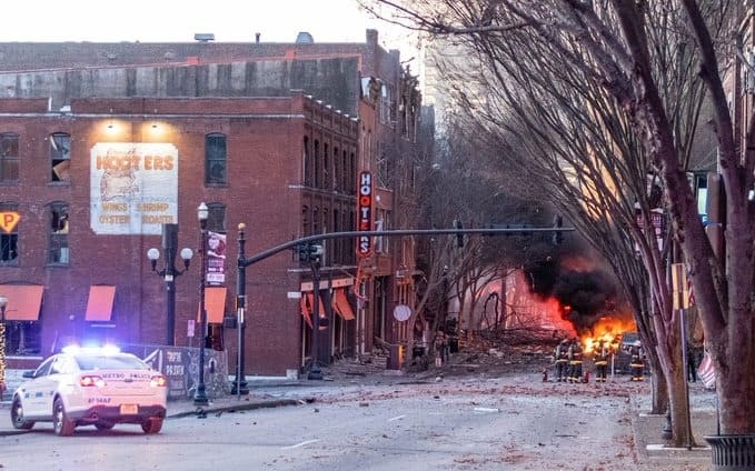 Difunden grabación de explosión de un automóvil en Nashville, Estados Unidos