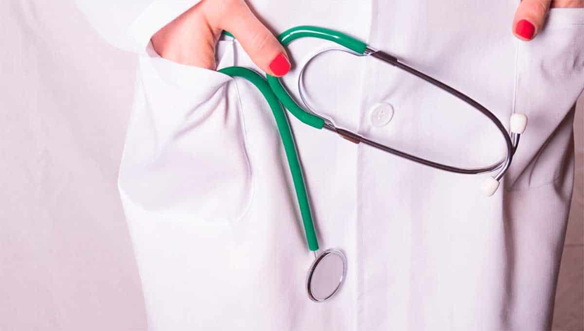Evoluciona favorablemente doctora que tuvo efectos adversos por vacuna