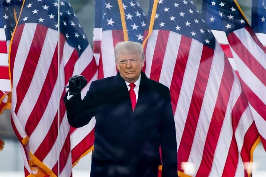 Facebook anuncia el bloqueo indefinido de la cuenta de Trump