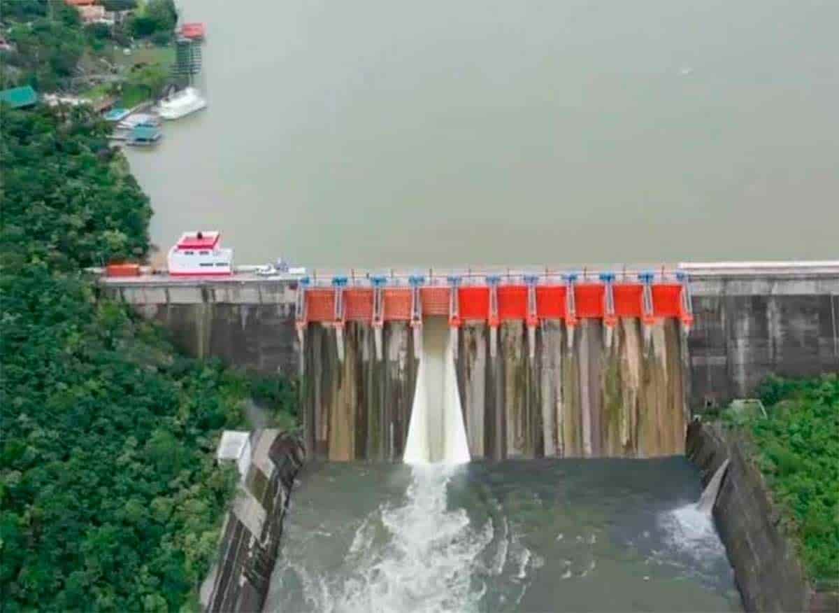 Por afectaciones, desfogarán agua de presa El Cuchillo