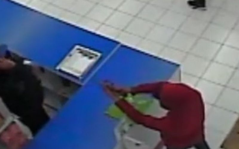 Hieren de bala a guardia de seguridad tras asalto en juguetería Julio Cepeda